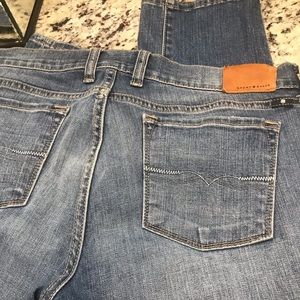 LUCKY BRAND Charlie Skinny Jeans.